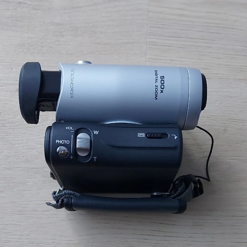 Video Camera Sharp VL-Z3 Camcorder + case